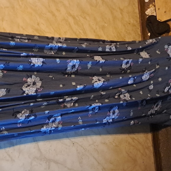 Dress - Picture 4 of 4